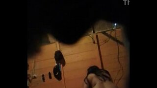 Culiando doggy style jej zadok