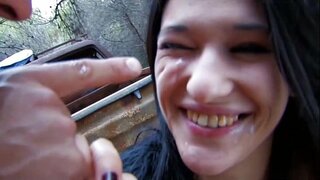 Lisa bungbu meunang x_x nya gedé burit di sisi leuweung