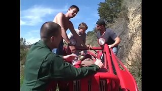 ���िकृत काले floozie केली स्टार के साथ बड़े स्तन आनंद मिलता है जब चार सींग का अध्येता poked में सभी उसे कमबख्त छेद